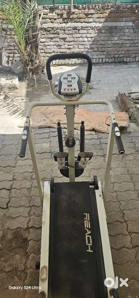 Manual treadmill