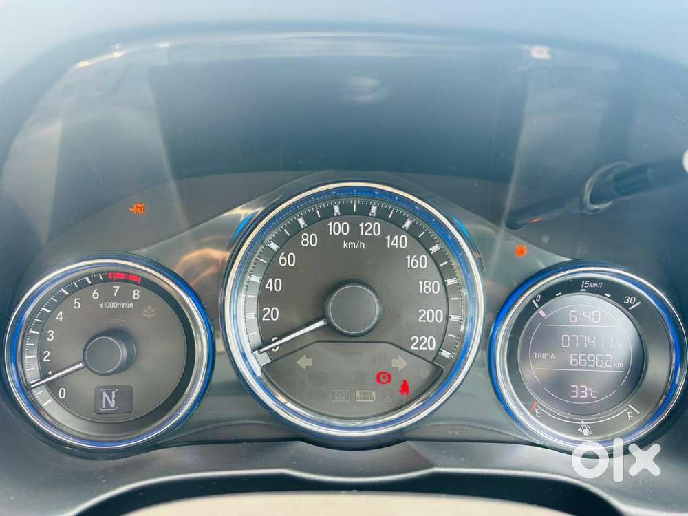 Honda City V At Sunroof, 2016, Petrol