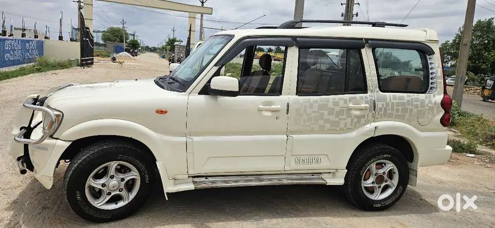 Mahindra Scorpio Classic 2009 With Manual Transmission