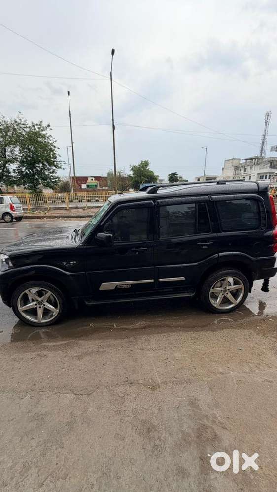 Mahindra Scorpio Classic 2025 Diesel 320000 Km Driven