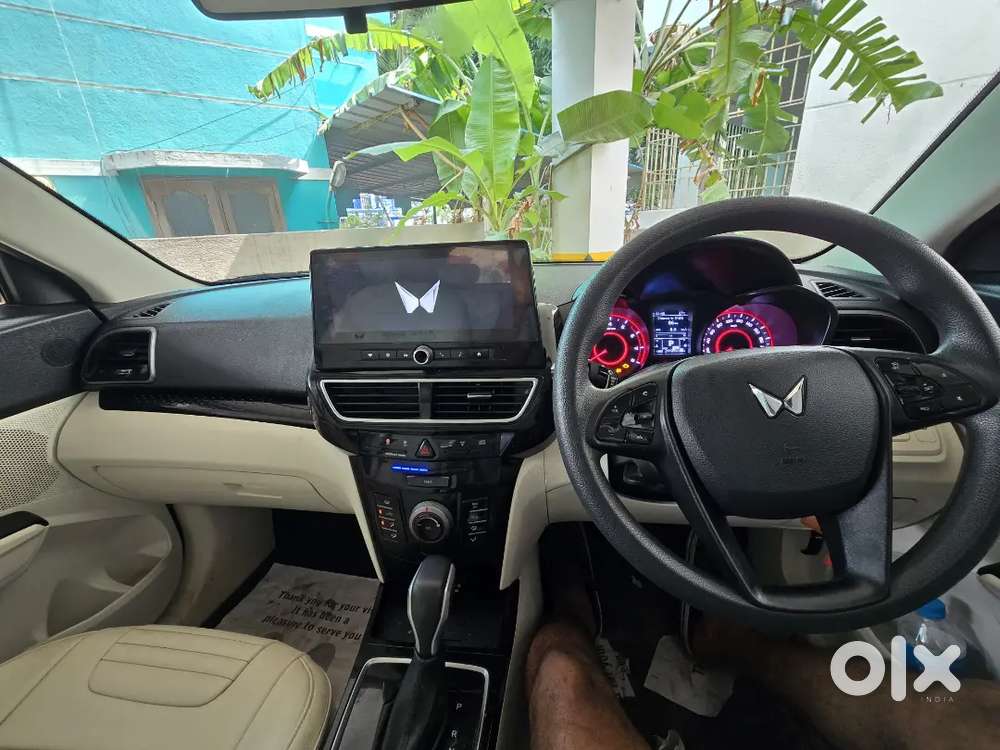 Mahhindra Xuv 3x0 Petrol At Torque Converter 2024 Mmodel