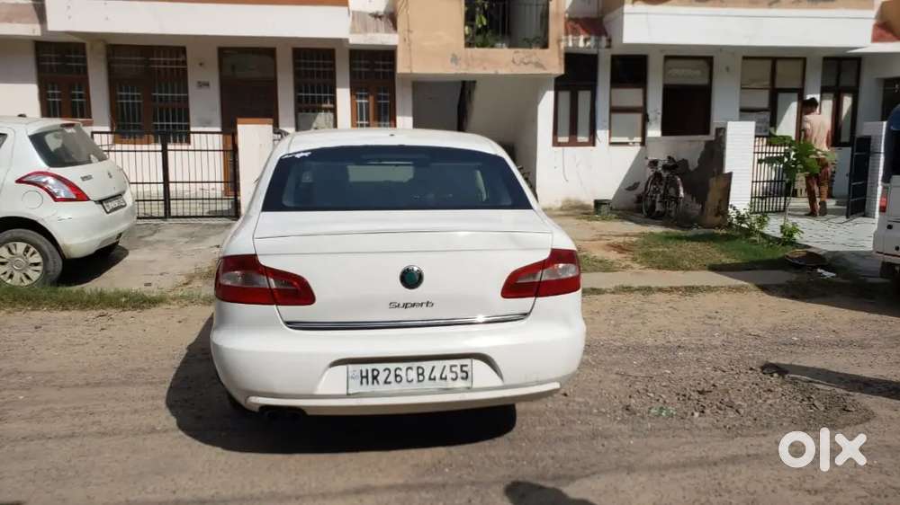 Skoda Superb 2013 Petrol 120000 Km Driven