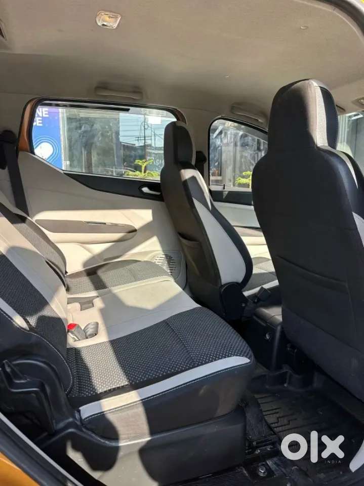 Renault Triber Rxz, 2020, Petrol