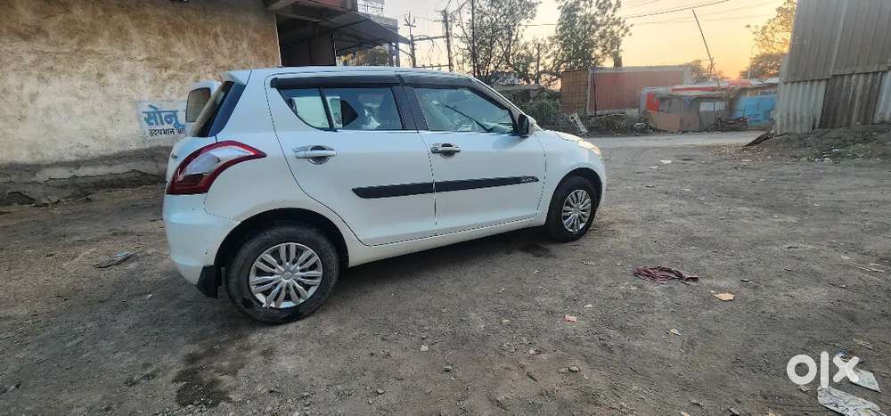 Maruti Suzuki Swift 2015 Diesel 80200 Km Driven