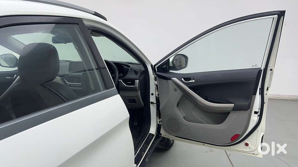 Tata Nexon 1.2 Revotron Xza Plus (l), 2019, Petrol