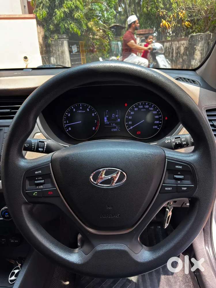 Hyundai I20 Asta 2017 Single Owner Showroom Maintained