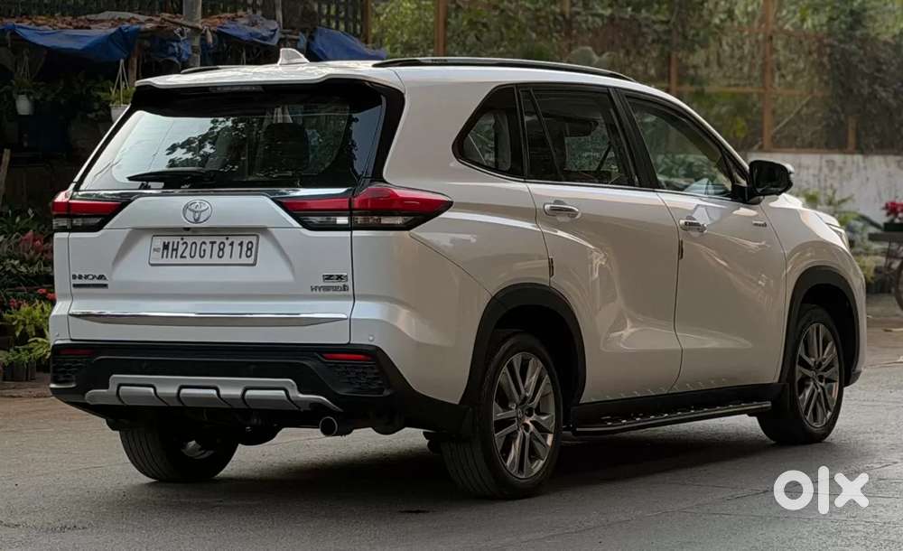Toyota Innova Hycross 2.0 Zx (o) Hybrid 7 Str, 2024, Petrol