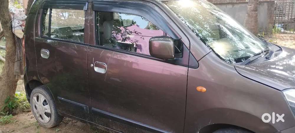 Maruti Suzuki Wagon R 1.0 2015 Petrol Well Maintained Having Fancy Num