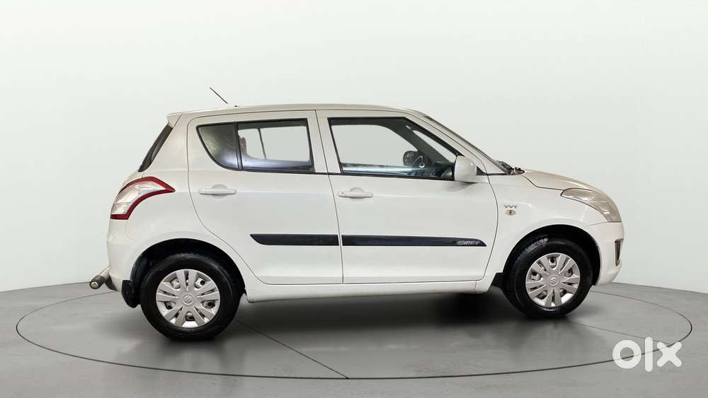 Maruti Suzuki Swift 1.2 Lxi (o), 2015, Petrol