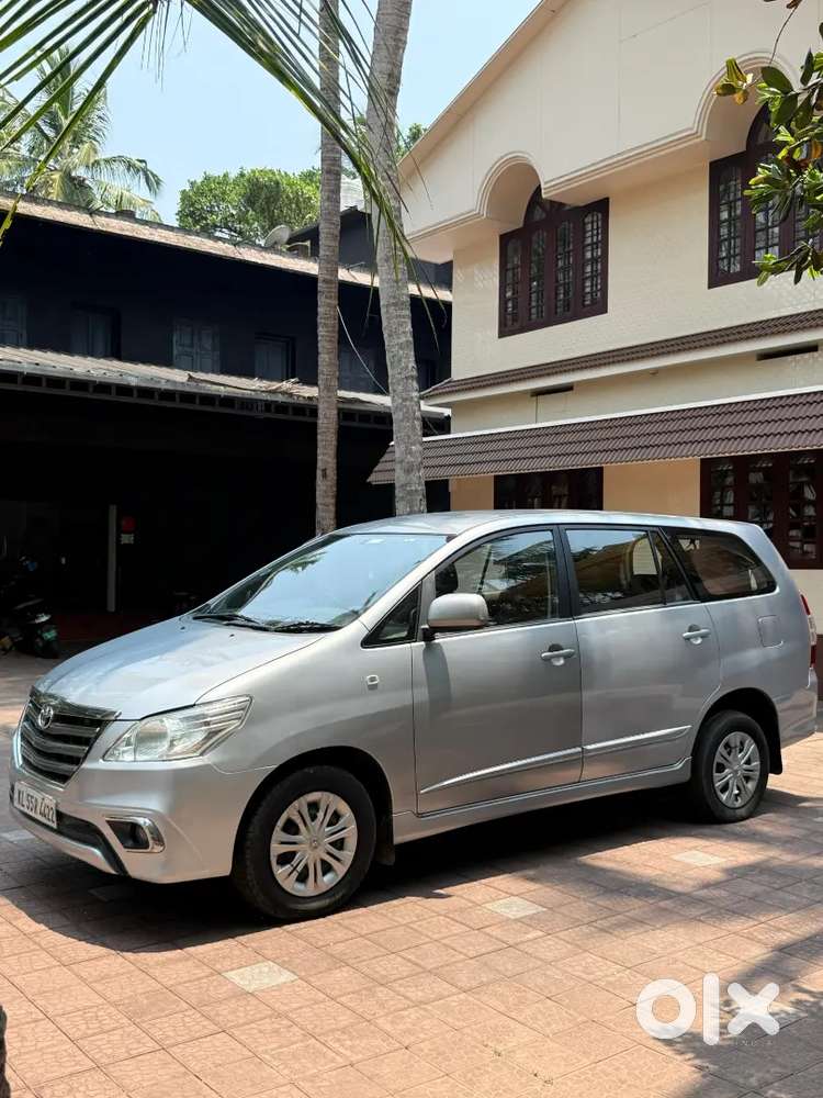 Immaculate 2015 Toyota Innova Mt - Silver - Neat & Clean - 160k Km