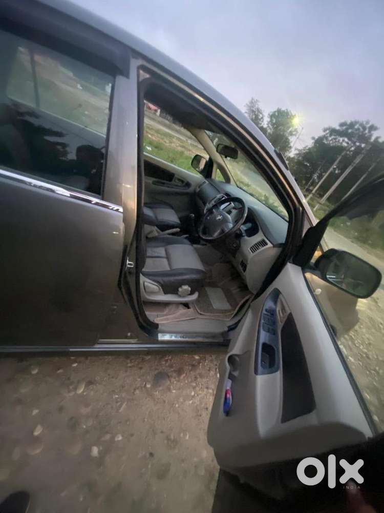 Toyota Innova 2013 Diesel Well Maintained