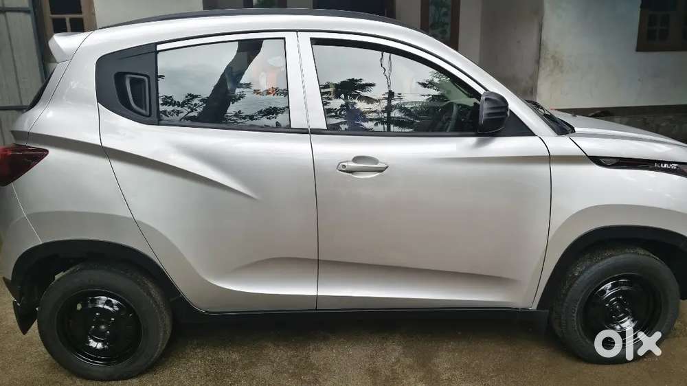 Mahindra Kuv 100 2017 Petrol 52000 Km Driven