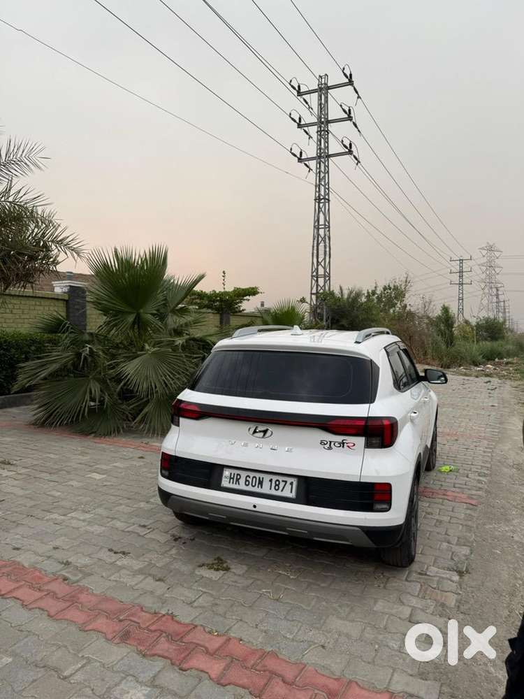 Hyundai Venue 2024 Petrol 20000 Km Driven