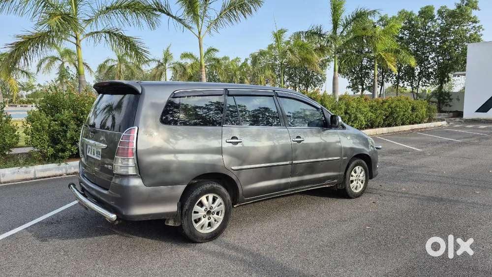 Innova 2009 V Version