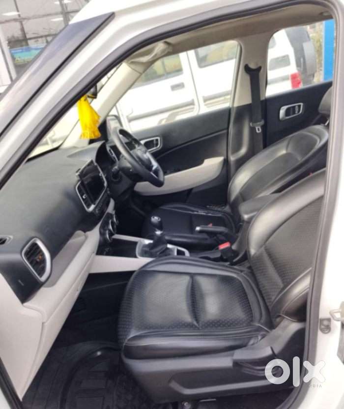 Hyundai Venue Sx Mt, 2023, Petrol