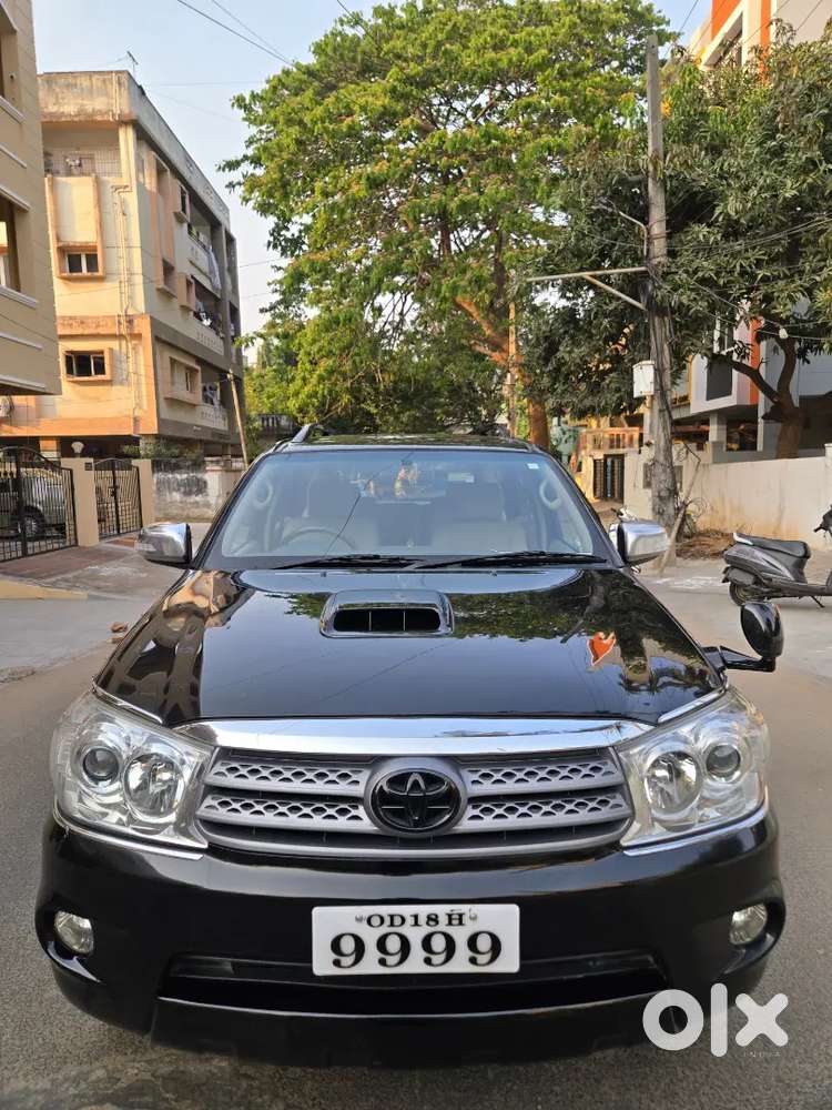 Toyota Fortuner Diesel Well Maintained Showroom Track