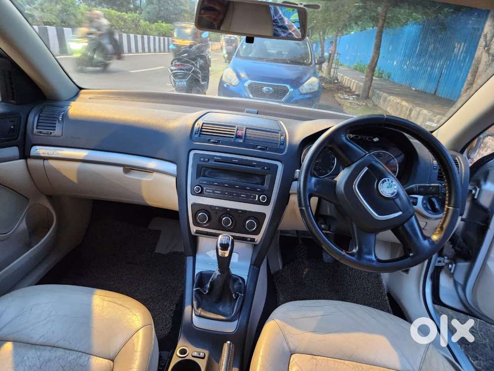 Skoda Laura Ambiente 2.0 Tdi Cr Manual, 2013, Diesel