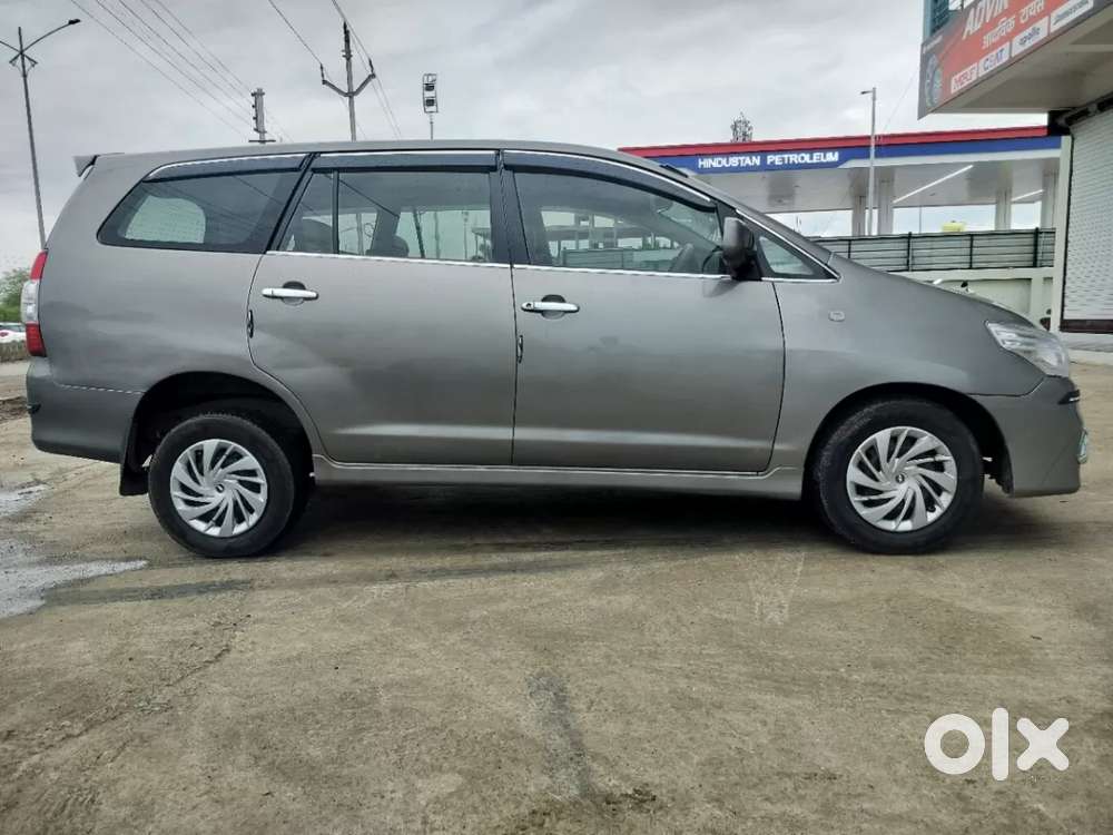 Toyota Innova 2.5 G (diesel) 8 Seater Bs Iv, 2016, Diesel