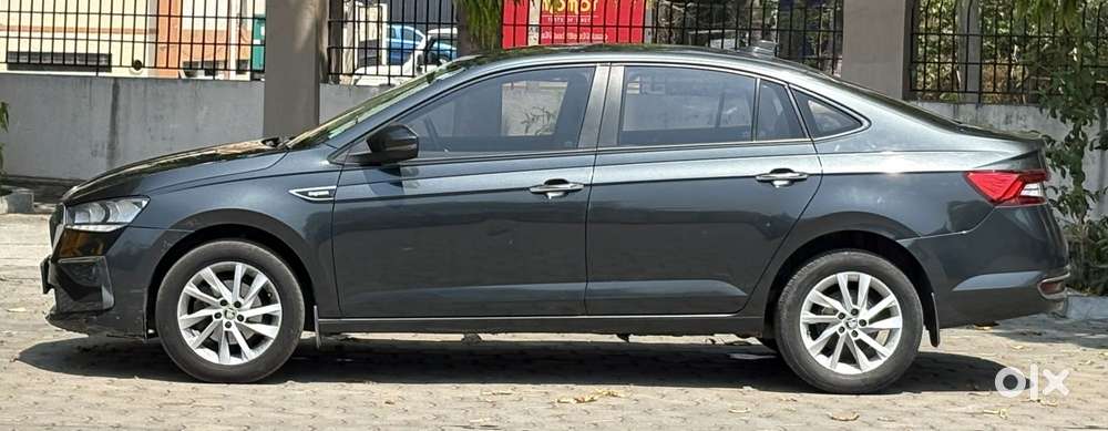 Skoda Slavia Ambition 1.0l Tsi At, 2022, Petrol