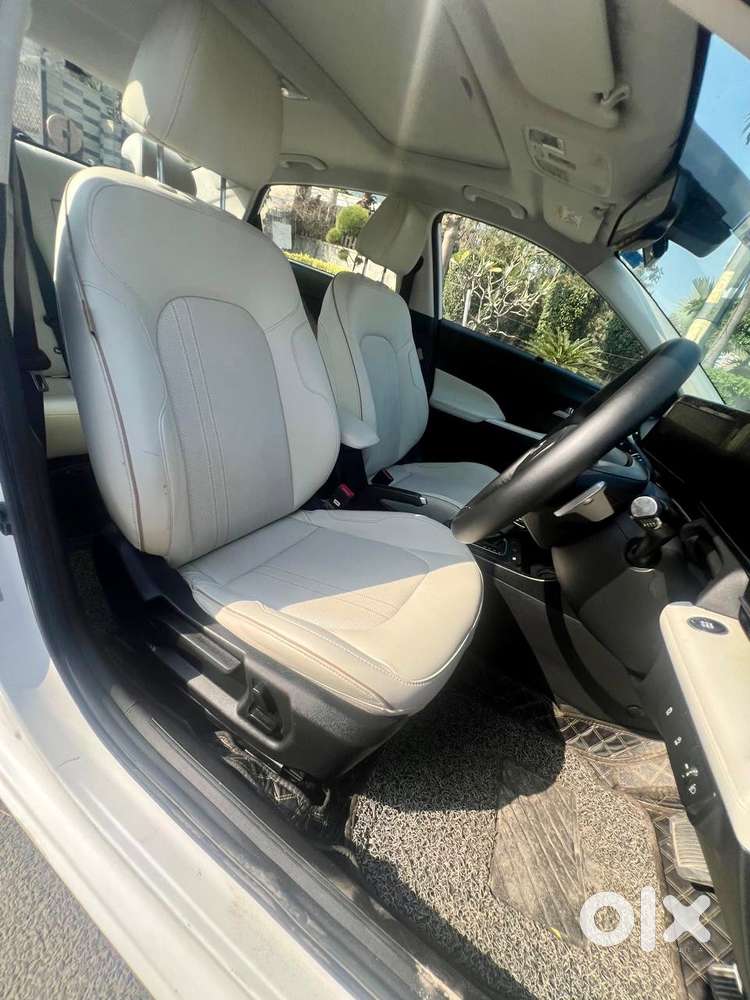 Hyundai Verna 1.5 Sx (o) Ivt, 2023, Petrol