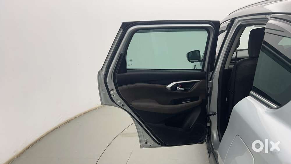 Toyota Urban Cruiser Hyryder V Hybrid Aero Edition, 2023