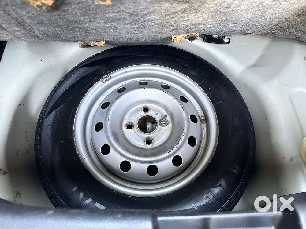 Maruti Suzuki Swift Lxi Option, 2012, Petrol