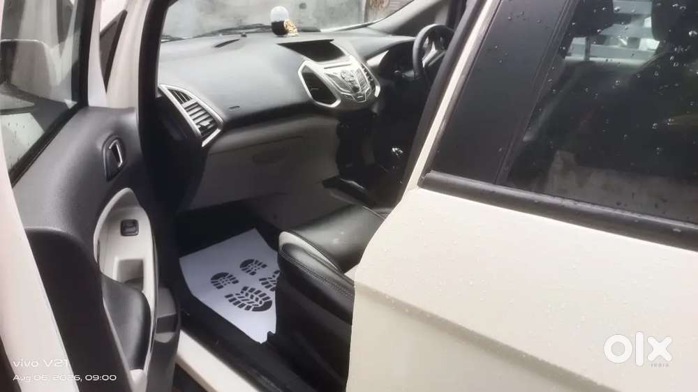Ford Ecosport Titanium 2013 Petrol And Cng