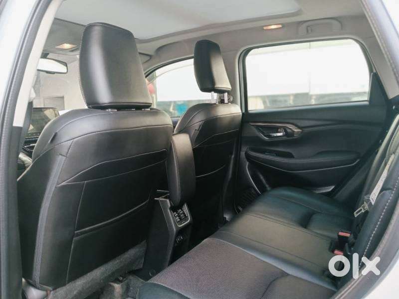 Maruti Suzuki Grand Vitara 1.5 Alpha Smart Hybrid At, 2023, Petrol