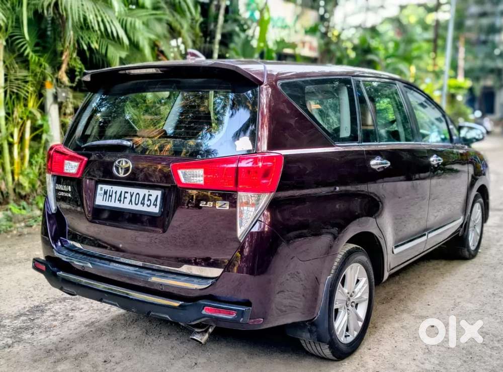Toyota Innova Crysta 2.8 Zx At 7 Seater, 2016, Diesel