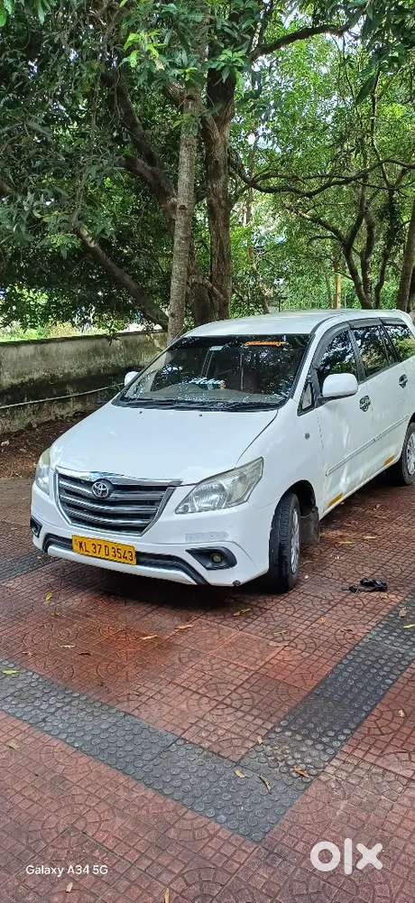 Toyota Innova G2