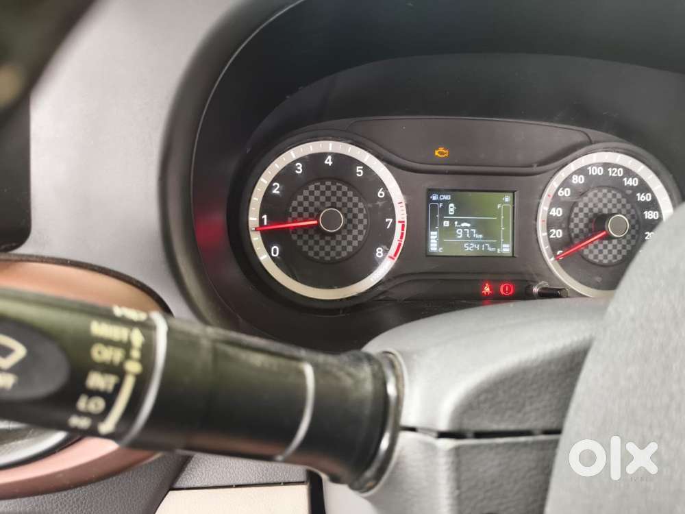 Hyundai Aura Cng (2022)   Single Driven  Zero-dep Insured