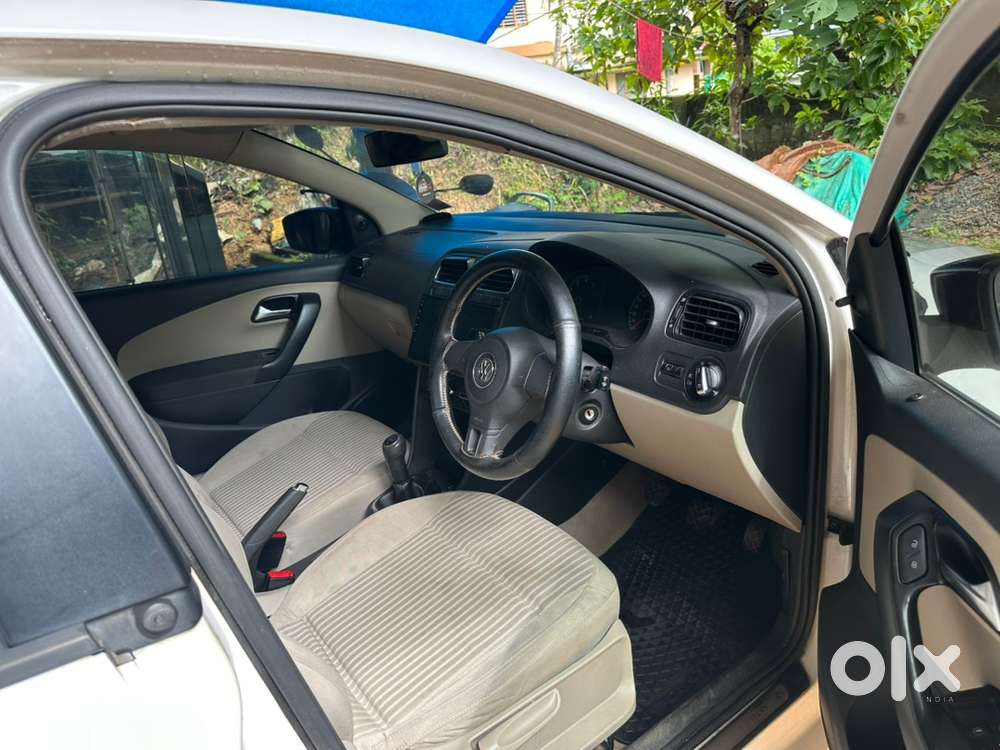 Volkswagen Polo Petrol Manual 2010