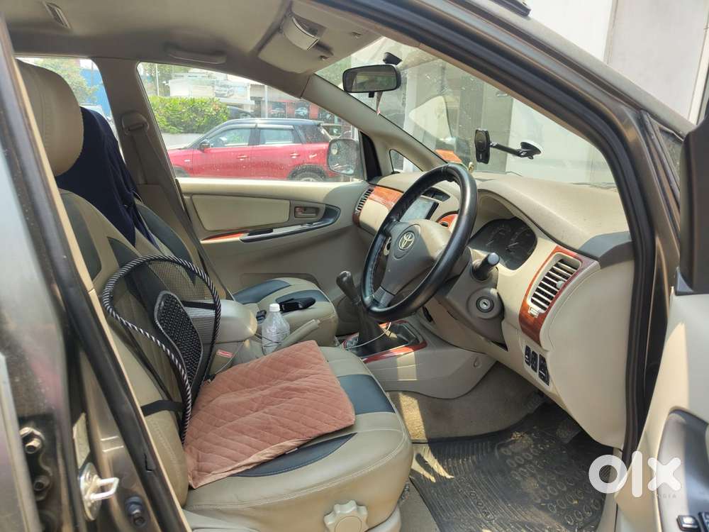 Toyota Innova 2.5 Vx 8 Seater Bs Iv, 2010, Diesel
