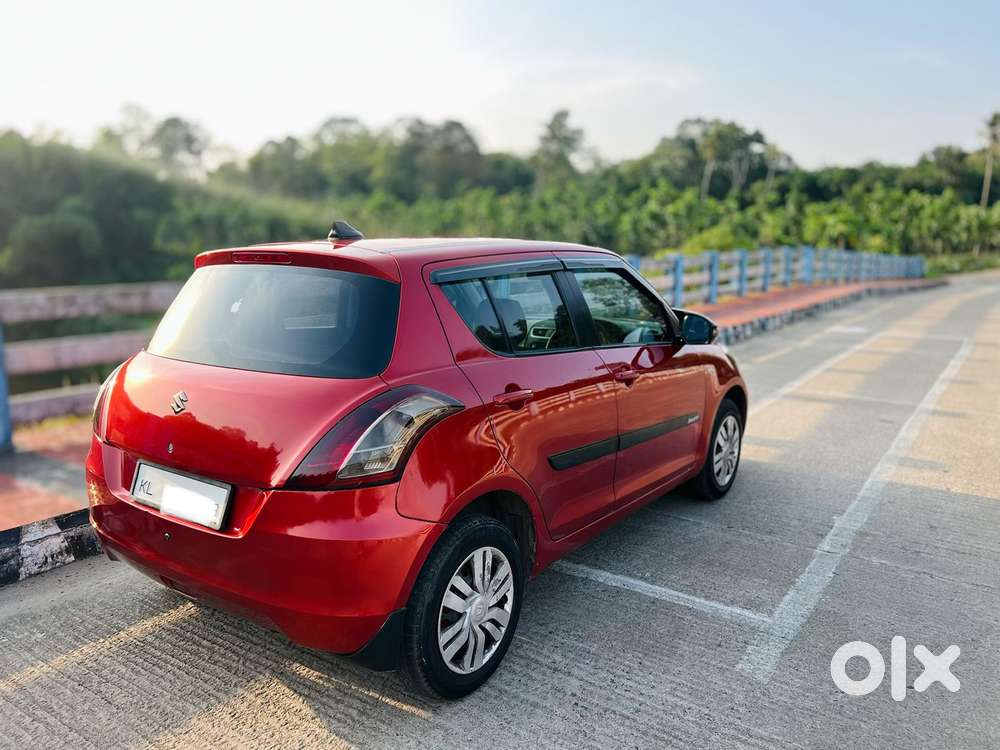 Maruti Suzuki Swift Vxi + Manual, 2012, Petrol