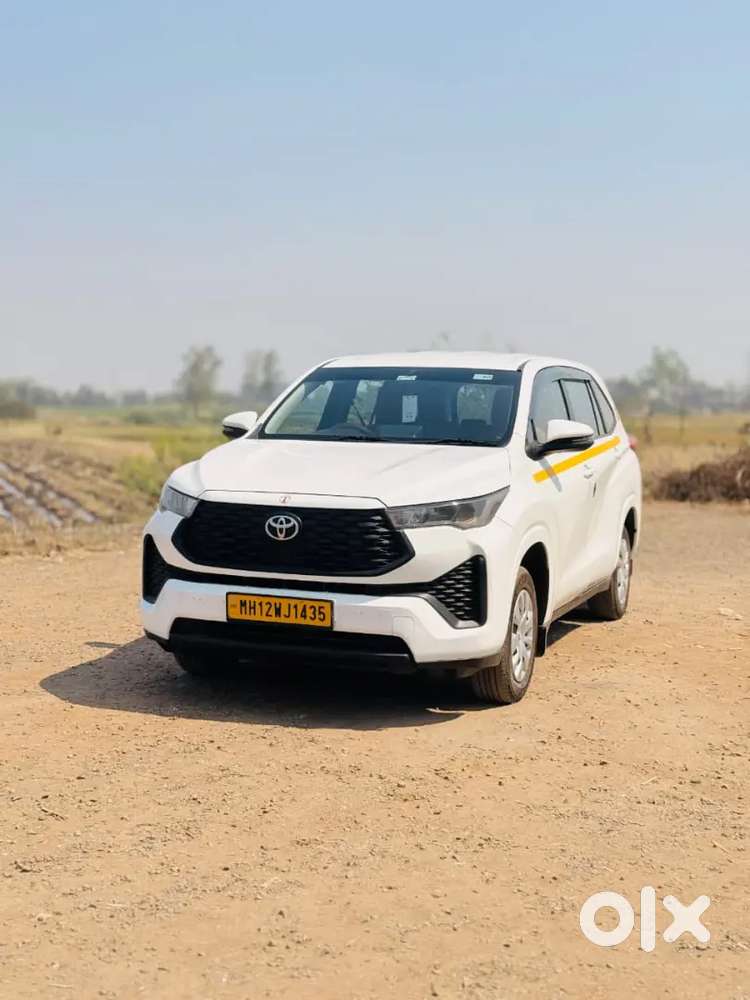 Tourist Toyota Innova Hycross 2024 Pure Petrol 97000 Km Driven
