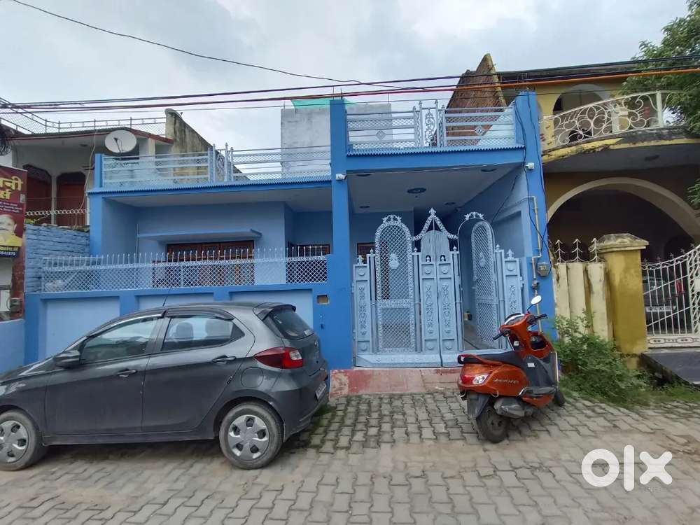 It is located near peeli khoti in awas vikas jhansi