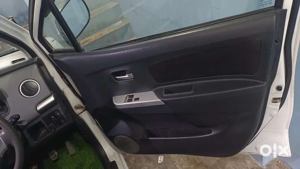 Good Condition All Pepar Complete Km 75839 With Record