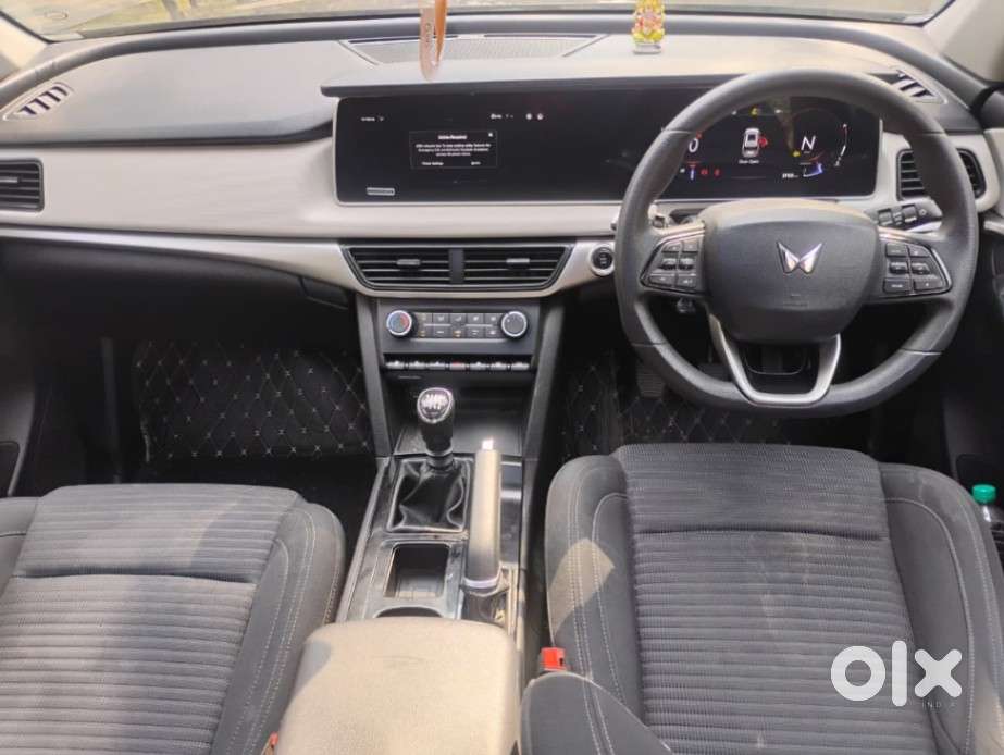 Mahindra Xuv700 2.2 Ax 5 Diesel Mt 7 Str, 2024, Diesel