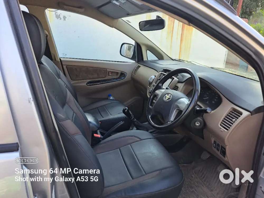 Toyota Innova 2015 Diesel 150000 Km Driven