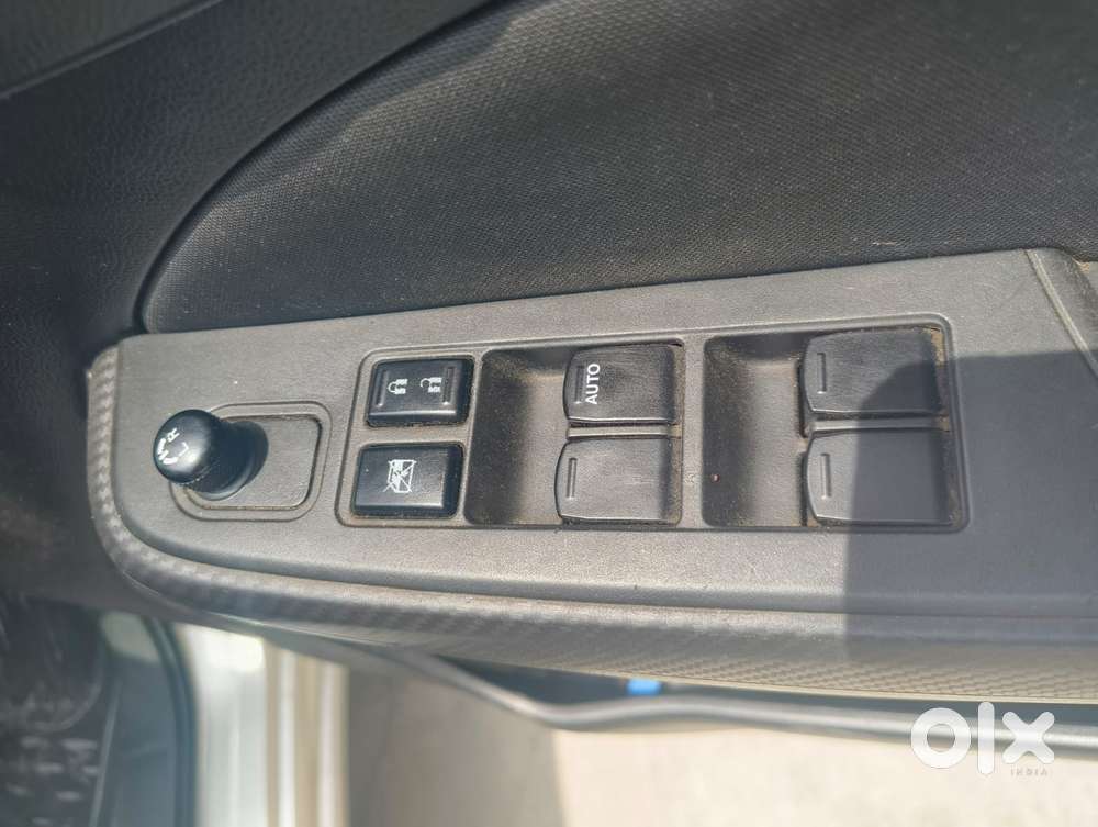 Maruti Suzuki Swift 2018 Vxi, 2019, Petrol