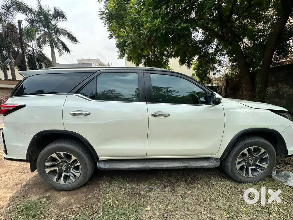 Toyota Fortuner Legender 2021 Diesel 4x2 At