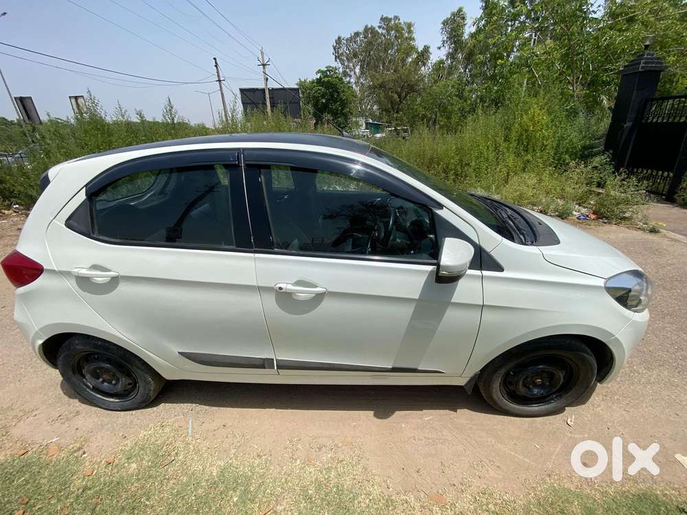 Tata Tiago 1.2 Revotron Xz (o), 2017, Petrol