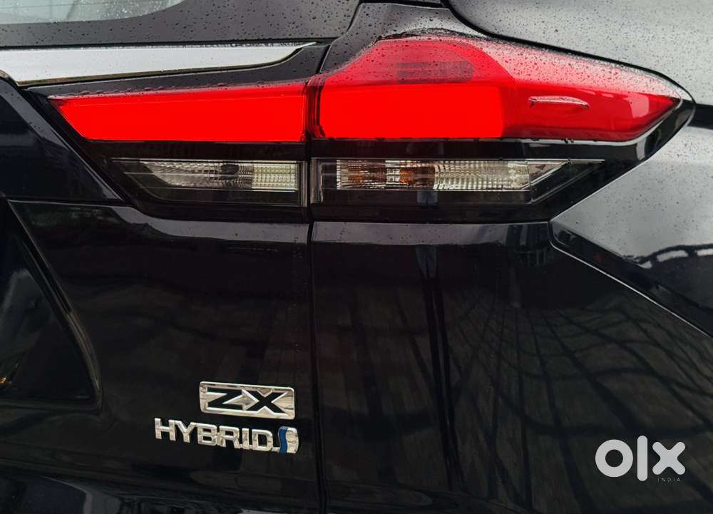 Toyota Innova Hycross 2.0 Zx Hybrid 7 Str, 2023, Petrol