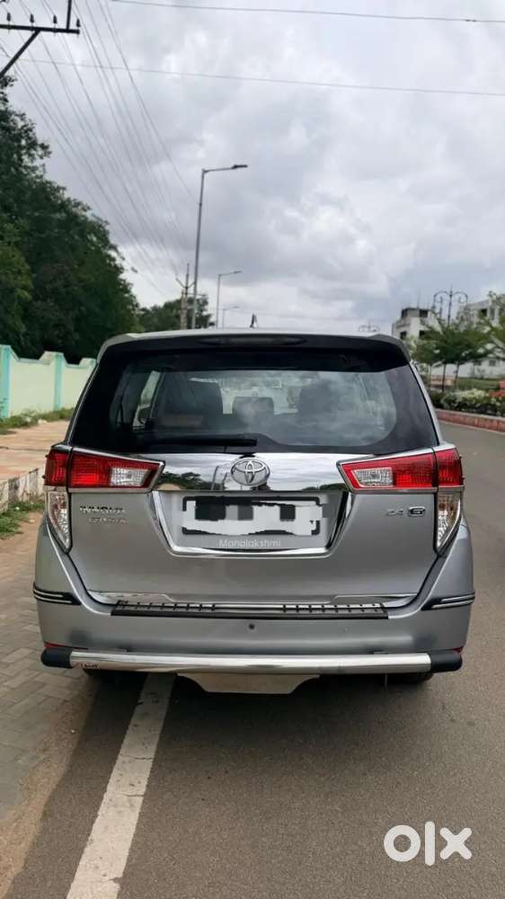 Toyota Innova Crysta 2021 8 Setter  G Version