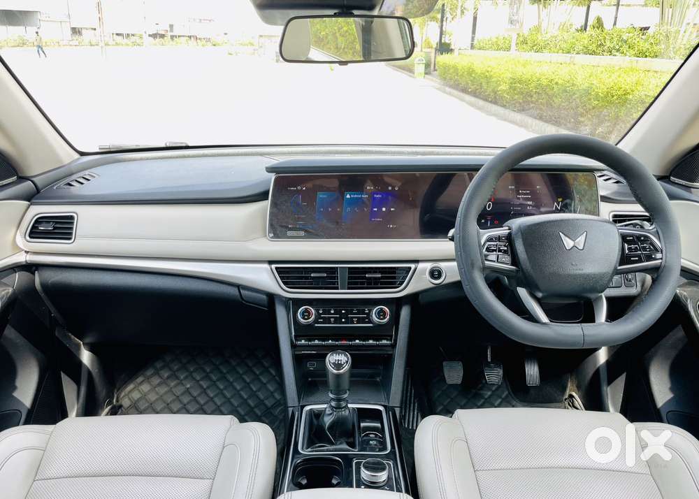 Mahindra Xuv700 2.2 Ax 7 Diesel Mt Luxury Pack Str, 2023, Diesel