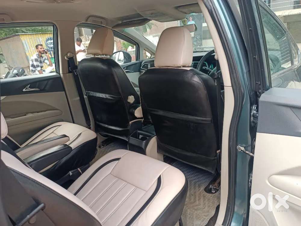 Mahindra Marazzo