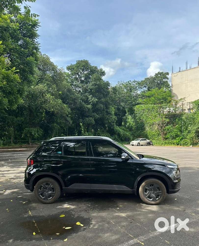 Hyundai Venue Petrol 2024