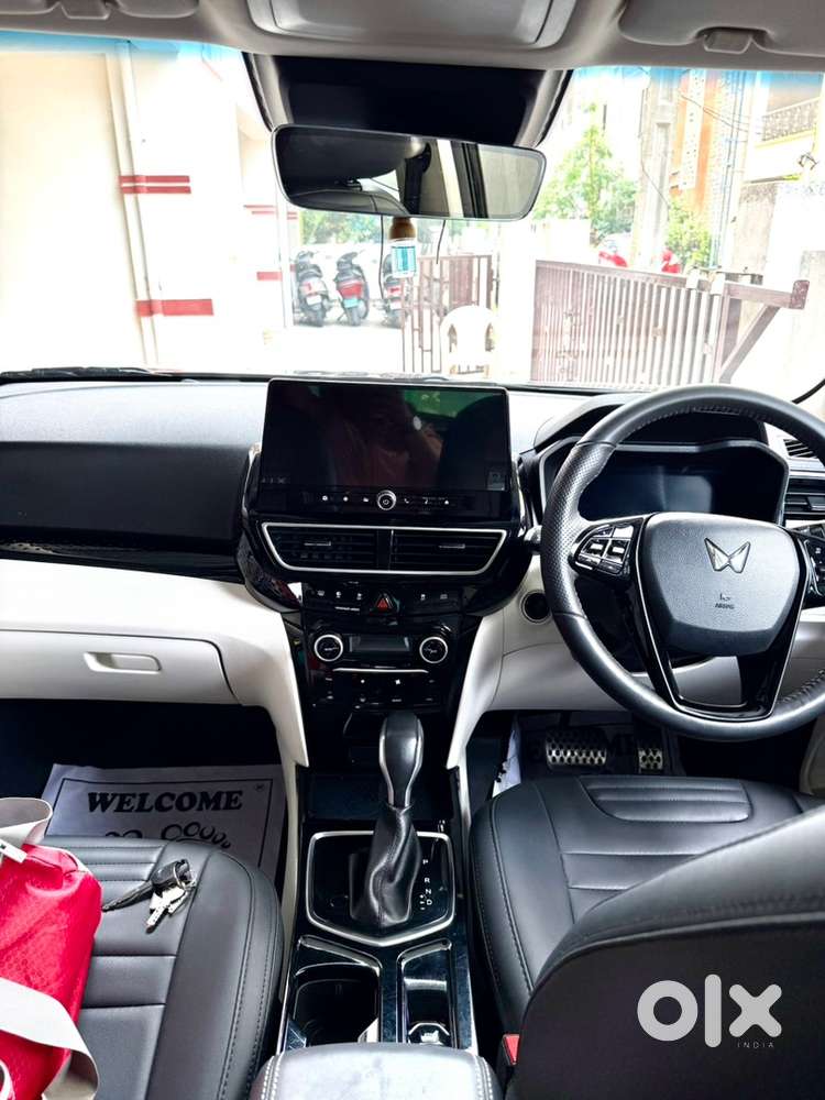 Mahindra Xuv 3xo Ax5l 1.2 Turbo Petrol At 2025