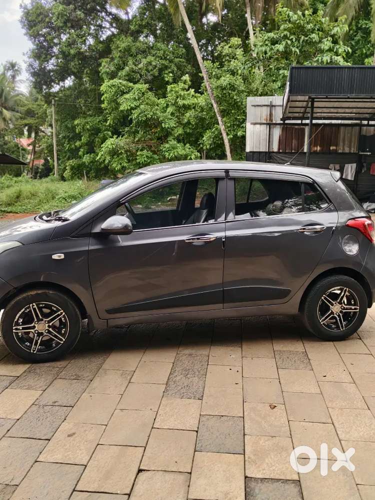 Hyundai Grand I10 2016 Diesel 117658 Km Driven. Urgent Sale