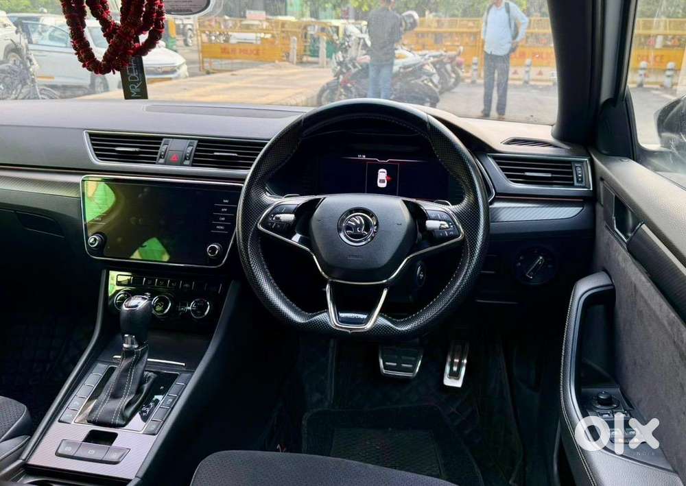 Skoda Superb Petrol 2021